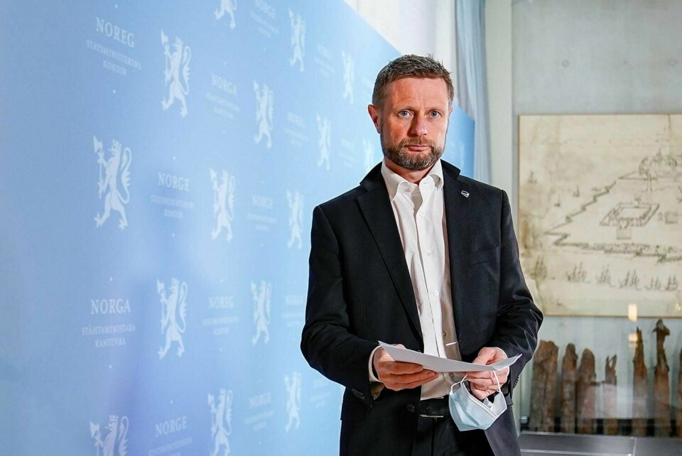 STRENGT: Regjeringen kommer med nye tiltak for kommunene i Viken. Der blir det de strengeste nasjonale tiltakene framover. Hensikten er å forsøke å stanse korona-smitten.Helseminister Bent Høie fortalte om tiltakene.