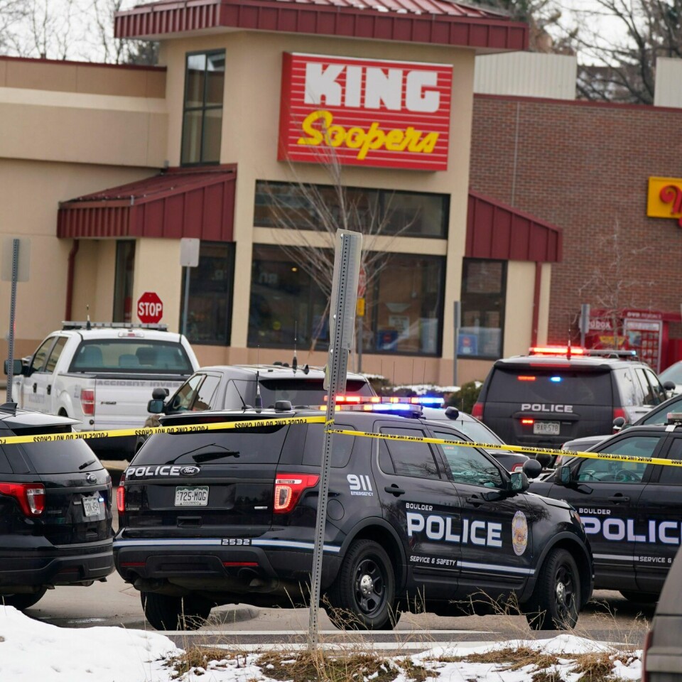 SKYTING: Noen skjøt personer på en matbutikk i USA. Skytingen skjedde mandag.