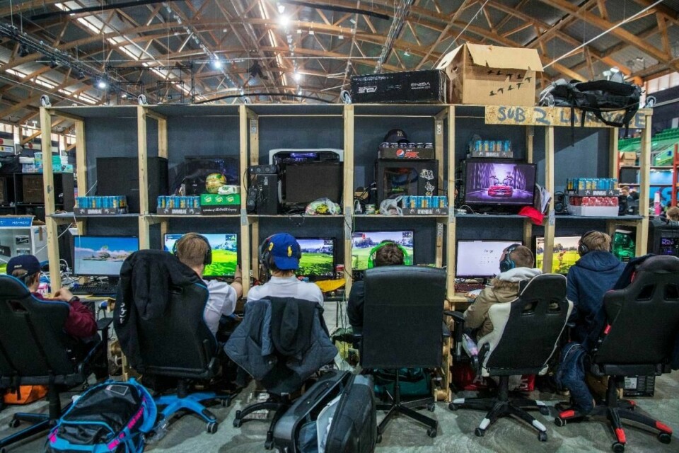 SPILLERE: Flere og flere spiller dataspill. Det gjelder både i Norge og resten av verden. Derfor vil Norsk Filminstitutt satse mer på spill. Her er et bilde fra en dataspill-samling.