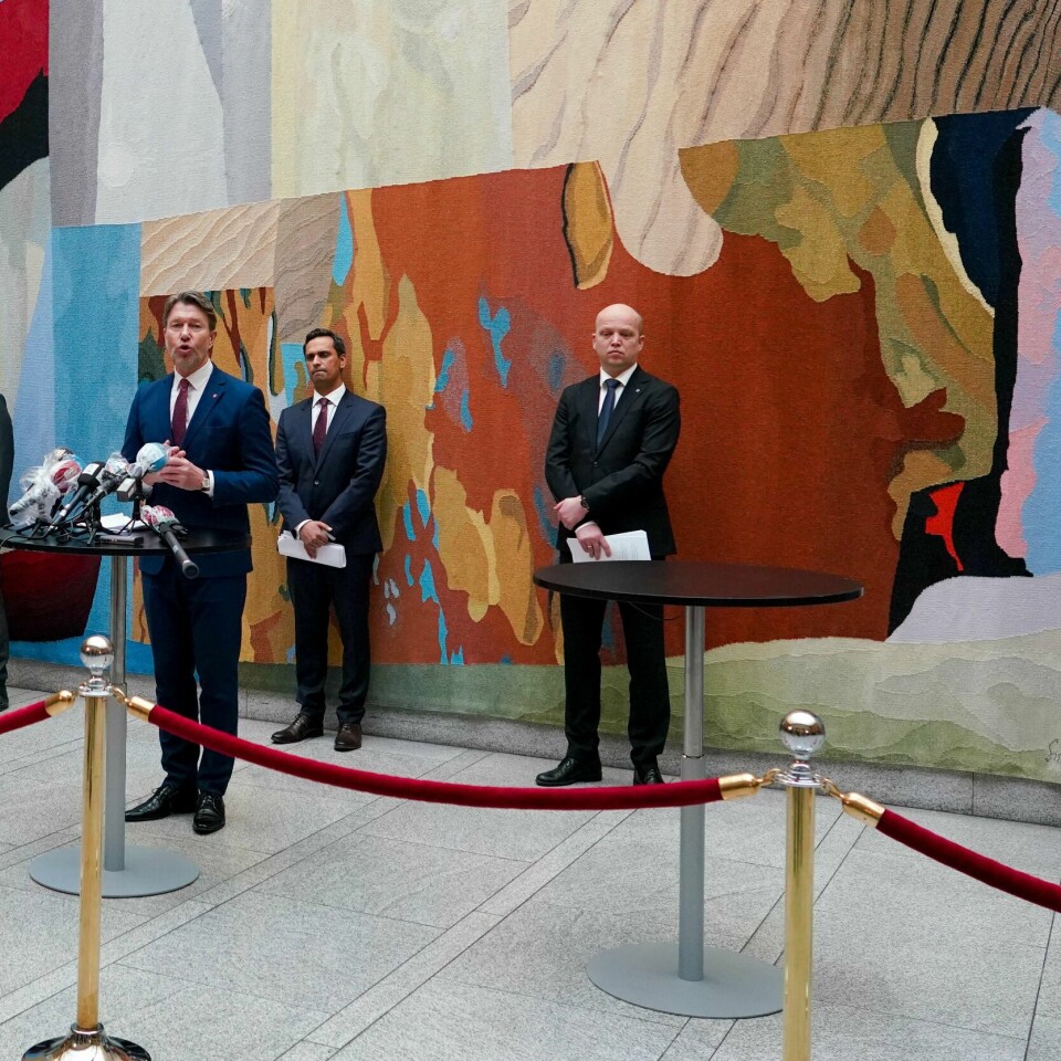 : De fleste er enige på Stortinget. Partiene vil gi hjelp til bedrifter som trenger det. Viruset korona gjør at mange bedrifter sliter.