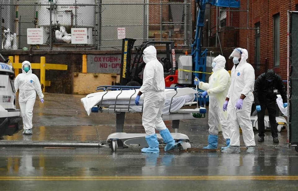 USA: For første gang er over 2.000 døde av korona-virus på et døgn i USA.