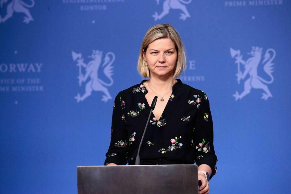 INFORMASJON: Kunnskaps- og integrerings-minister Guri Melby vil at flere innvandrere skal få informasjon om korona. Derfor gir departementet hennes 10 millioner kroner i støtte til informasjons-arbeid.
