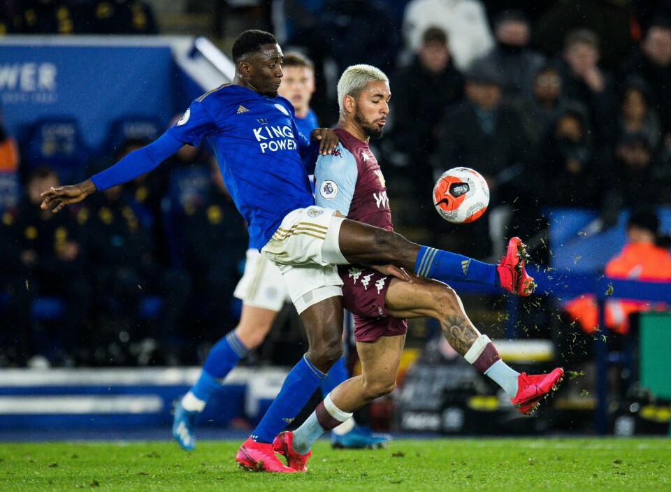 PAUSE: Engelsk fotball har pause. Årsaken er viruset korona. Bildet er fra den siste kampen før pausa. Den ble spilt mellom lagene Leicester City og Aston Villa.