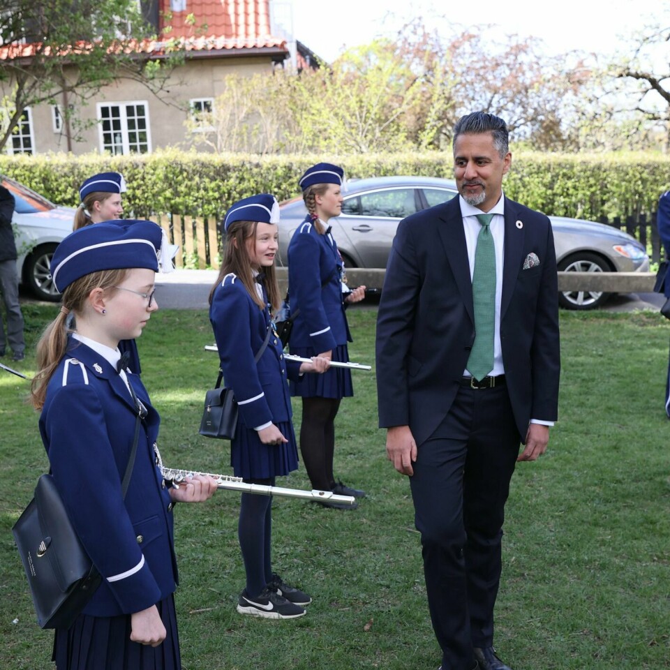 HJELP: Korpsene skal få økonomisk hjelp. Her er kulturminister Abid Raja sammen med Ullevål skoles musikkorps. Foto: Ørn E. Borgen / NTB scanpix