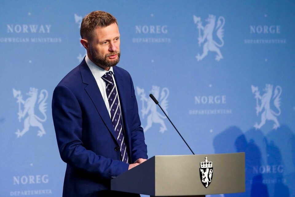 SKRYTER: Helseminister Bent Høie tror folk fortsatt vil klare å holde avstand og vaske hendene. Slik kan Norge fortsette å holde tallene på smitte lave.
