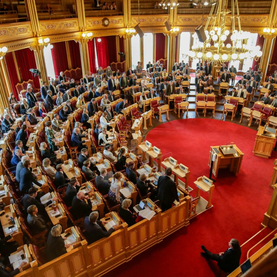 FULL SAL: Alle representanter møtte i Stortinget tirsdag. De behandlet endringer i bioteknologi-loven.