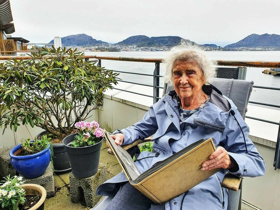 MINNER: 89 år gamle Gudrun Kahrs husker tilbake til krigen. Hun opplevde mye skremmende som barn i de årene.