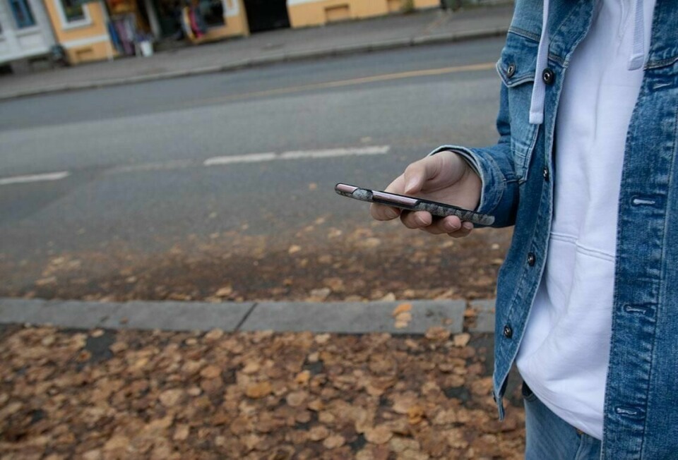 BETALING: Barn og unge får tilbud om penger eller gaver. Det er dersom de sender nakenbilder av seg selv.