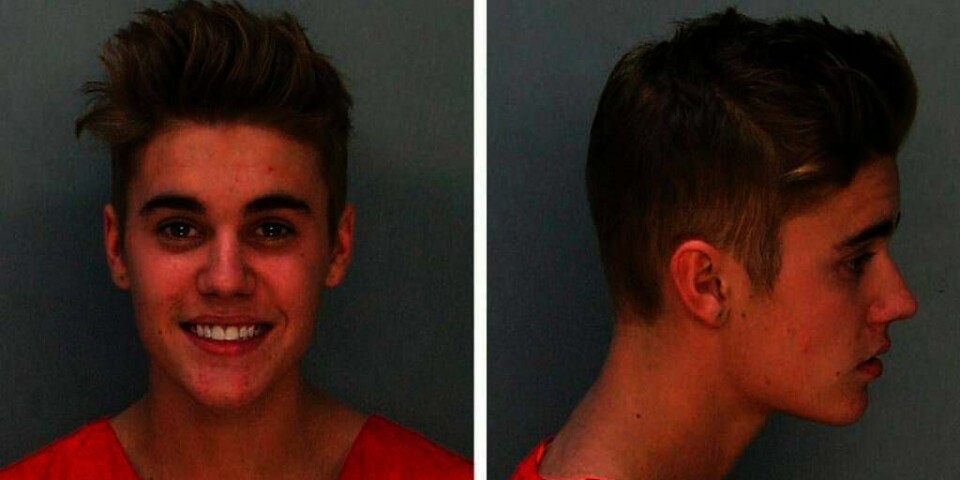 FRI: Popstjernen Justin Bieber er satt fri etter at han ble pågrepet torsdag. Han har innrømmet at han kjørte i rus. Dette er politiets bilder av ham.