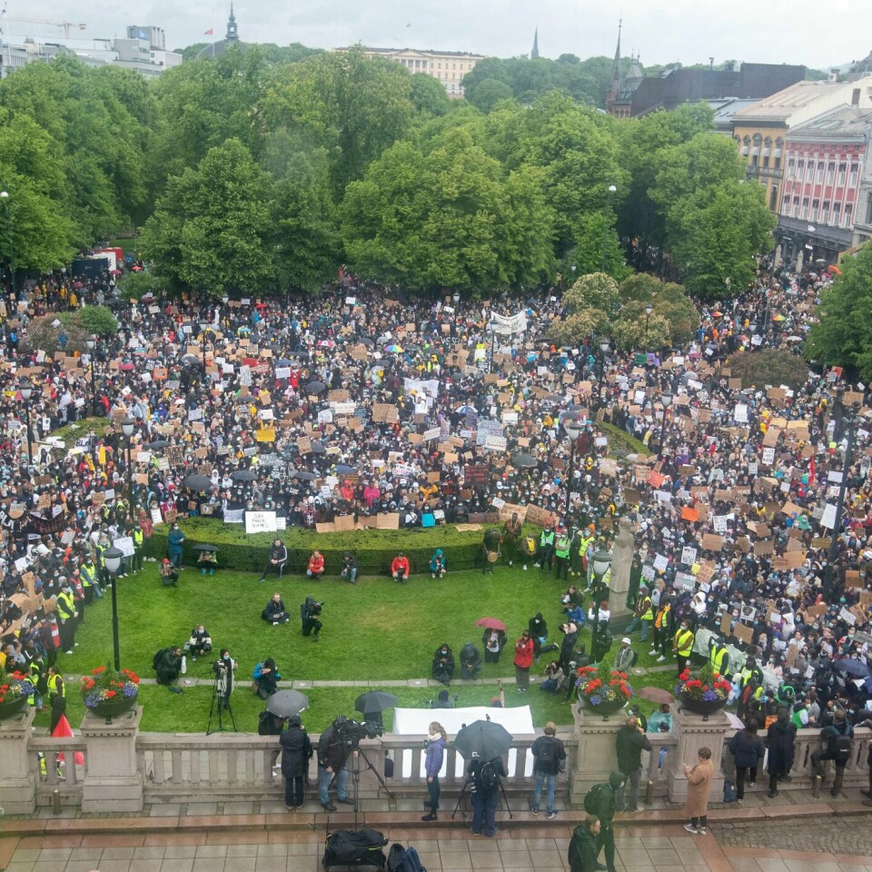 MANGE: Flere tusen demonstrerte i Oslo fredag. Det var også demonstrasjoner andre steder i Norge.