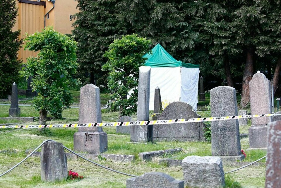 DØD: En død person ble funnet i en kum ved Vår Frelsers gravlund i Oslo.