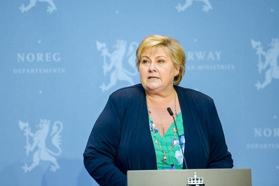 REAGERER: Det var mye festing i Oslo natt til lørdag. Statsminister Erna Solberg ber folk følge reglene om smittevern.