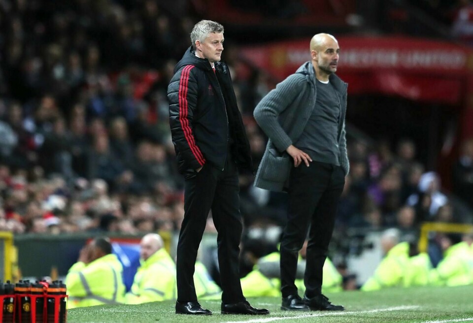 RIVAL: Manchester Uniteds trener Ole Gunnar Solskjær (til venstre) og Manchester Citys trener Pep Guardiol til høyre. De konkurrerte denne sesongen og de konkurrerer neste sesong. Solskjær tror det blir vanskelig å ta City igjen.