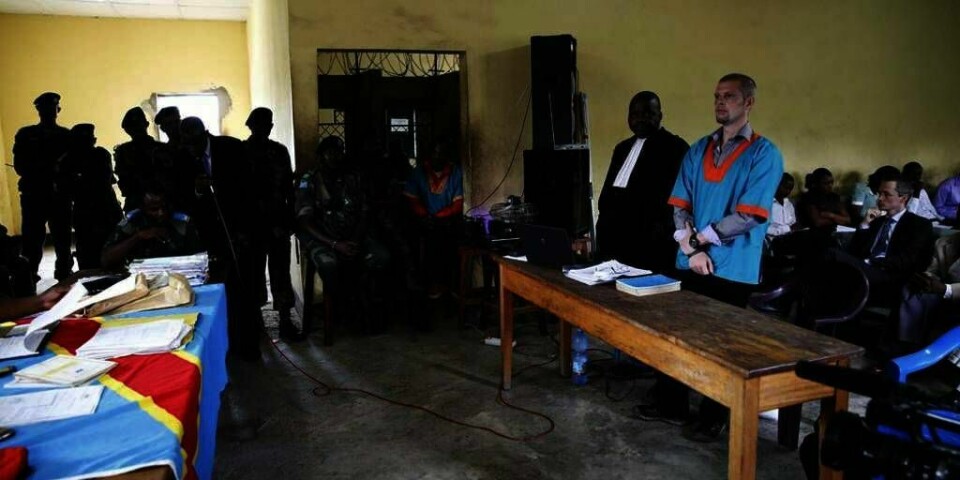 RETTSSAK: Norske Joshua French og forsvarer Marie André Mwila i rettssalen i Kinshasa i Kongo. Flere norske eksperter vitnet tirsdag.