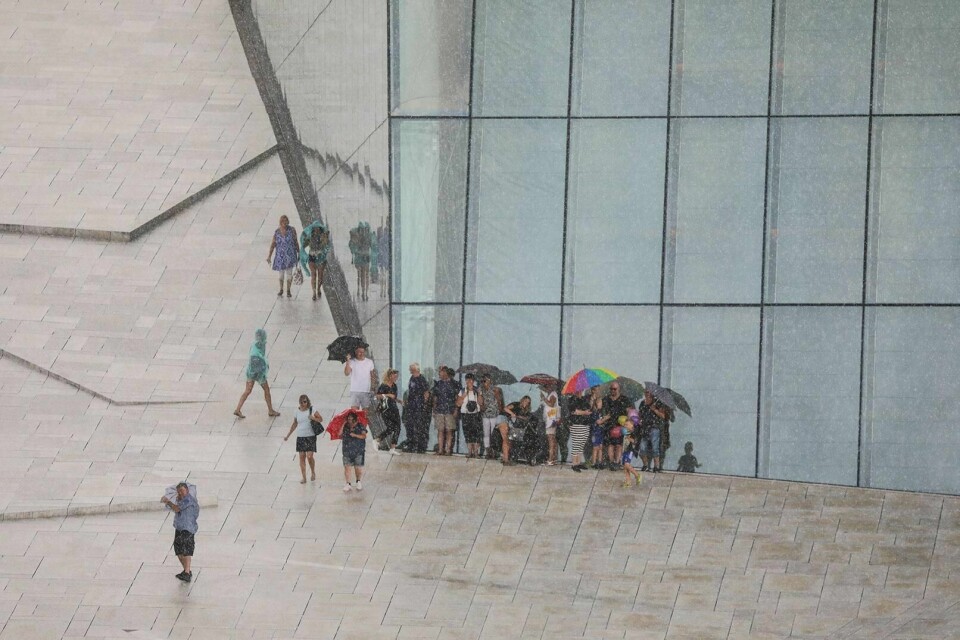 REGN: Det er ventet kraftige regnbyger etter sommerværet. Det gjelder her i Oslo, og på resten av Østlandet og på Sørlandet.