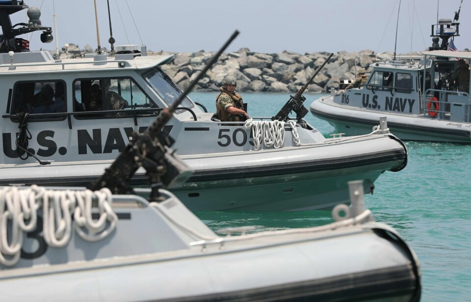 KONFLIKT: Bildet viser båter fra USAs marine ved Hormuz-stredet i Midtøsten. Iran har skutt ned en amerikansk drone i området.