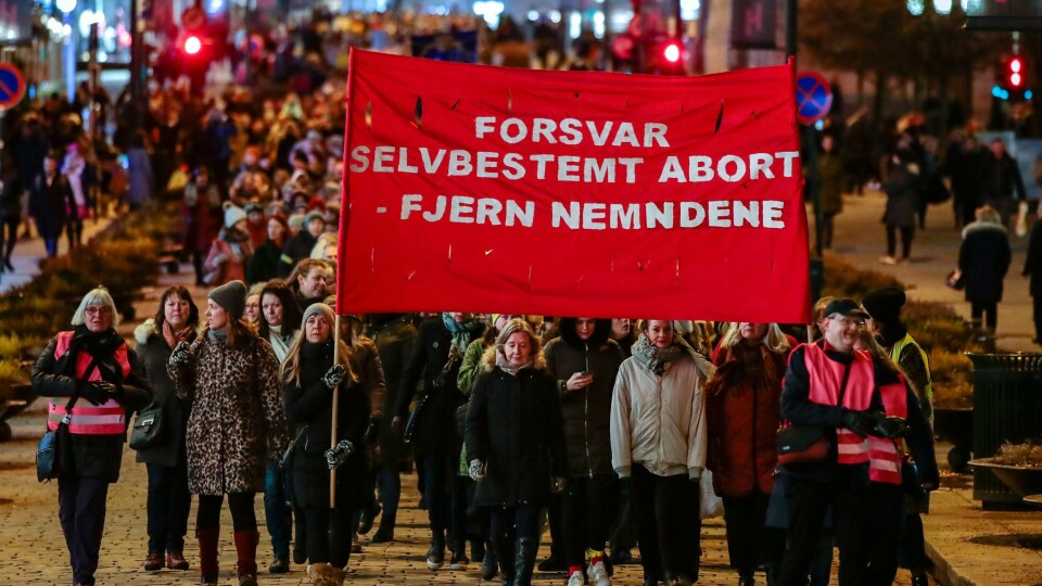 PROTEST: Mange kvinner vil beskytte abortloven. Bildet er fra 8. mai i år. Nå har Stortinget sagt ja til å endre loven.