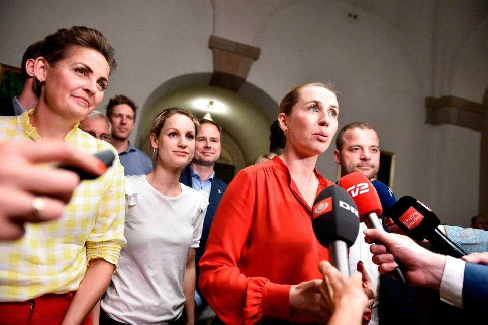 ENIGE: Mette Frederiksen fra Socialdemokratiet (i rød skjorte) er Danmarks nye statsminister. Hun skal styre med Pia Olsen Dyhr (til venstre) fra Socialistisk Folkeparti, Pernille Skipper fra Enhedslisten og Morten Østergaard fra Radikale Venstre.