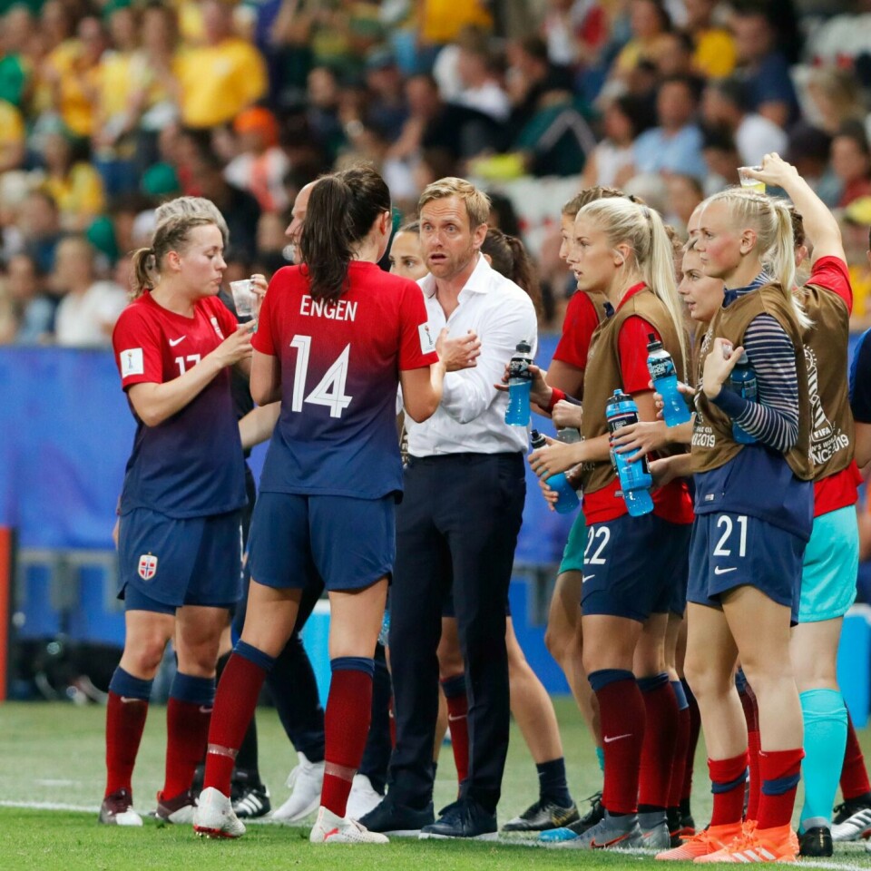 NORGE: De norske damene spiller mot England. I dag (torsdag) er det kvartfinale i VM i fotball. Bildet er fra kampen mot Australia lørdag.