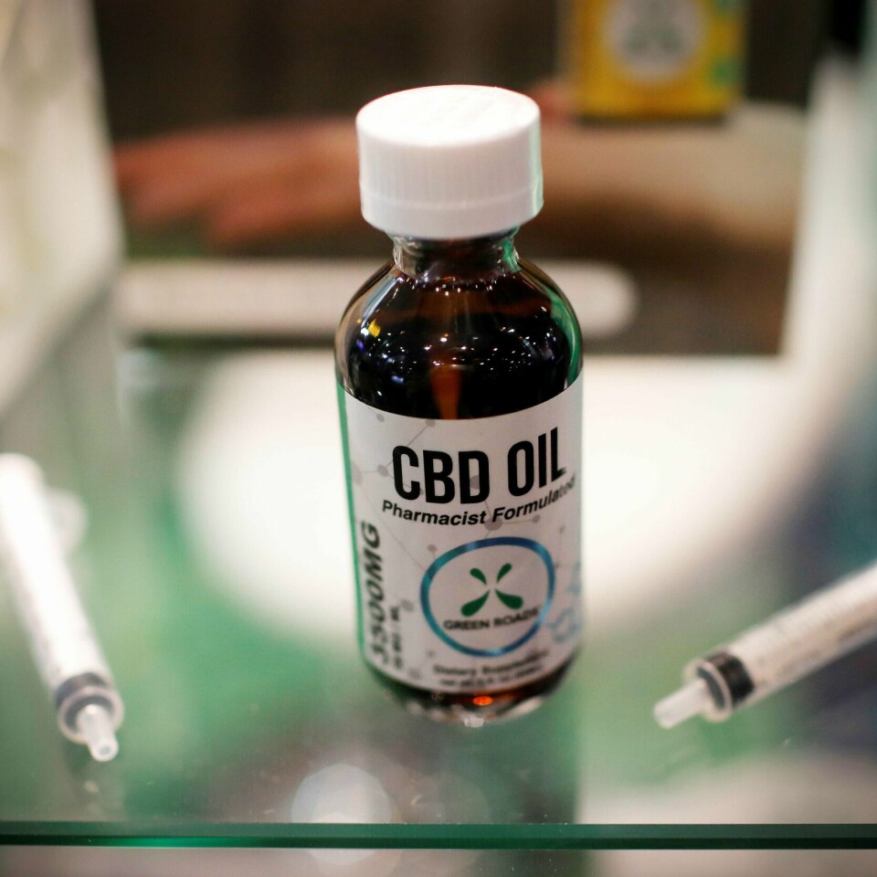 LOVLIG: Norge vil endre reglene for tillatt mengde THC. Det vil igjen åpne for salg av produkter med CBD. Her er en olje på en cannabis-messe i USA.