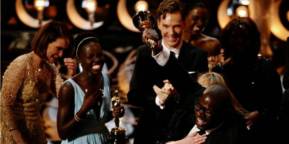 VANT: Regissør og produsent Steve McQueen mottok prisen for beste film under Oscar-utdelingen i helgen. Har fikk prisen for filmen '12 years as a slave'. Prisen er den gjeveste som deles ut.