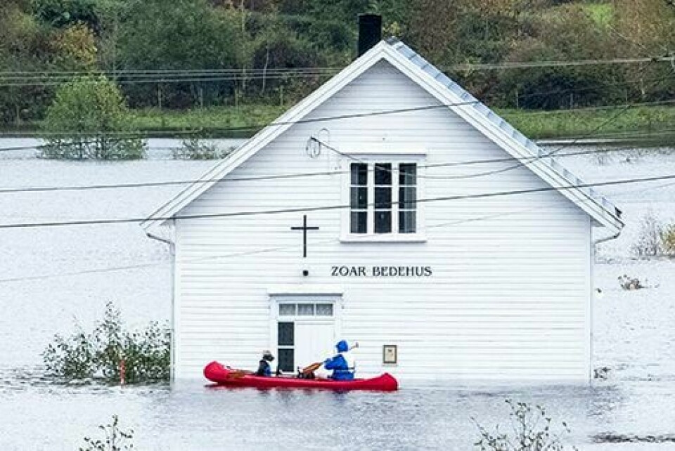 VÅTT: Vi ble vant til å se bilder av flom og oversvømmelser i 2017. Dette er fra oversvømmelsen på Sørlandet i oktober. Foto: Tor Erik Schrøder