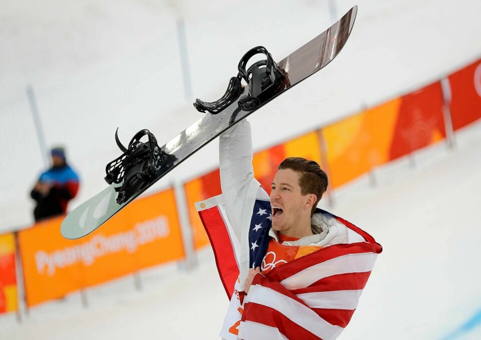 GULL: Shaun White fra USA er tilbake. I natt vant han gull i halfpipe.