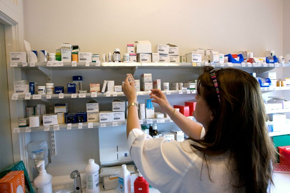 TID: Mange sykepleiere har dårlig tid på jobb. Det gjør at noen deler ut medisiner mot angst og uro, viser en undersøkelse.