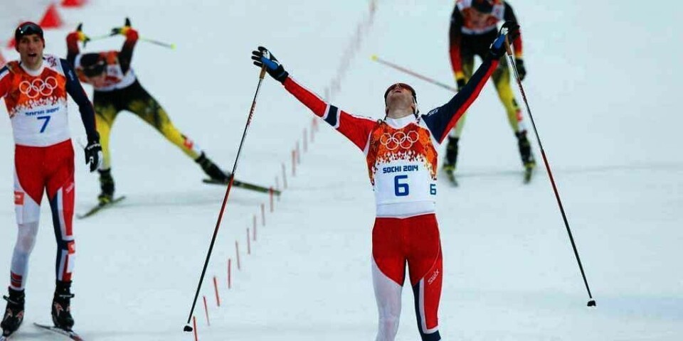 GULL: Norge vant både gull og sølv i kombinert i OL tirsdag. Det var Jørgen Graabak som fikk gull. Magnus Moan fikk sølv. Graabak jubler på bildet.