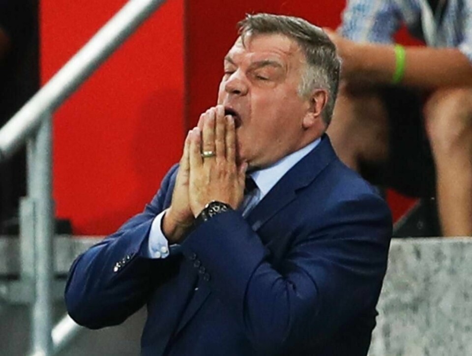TRØBBEL: Fotballtrener Sam Allardyce solgte råd om hvordan et selskap kunne lure seg unna regler. Men selskapet var egentlig journalister som lurte ham.