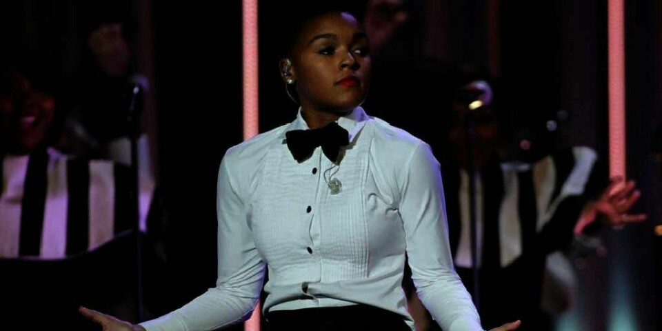 Amerikanske Janelle Monáe er en av artistene som vil underholde deg i sommer. Hun spiller på Slotssfjell-festivalen.
