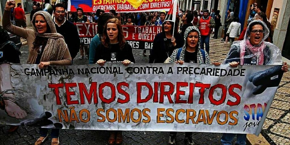 ARBEID: I Portugal er mange uten jobb. Disse menneskene protesterte mot kutt og manglende jobber i hovedstaden Lisboa. Nå drar stadig flere portugisere isteden til Afrika og Brasil.