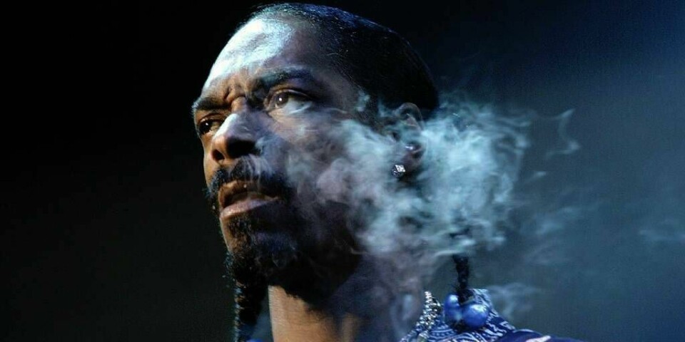 MARIHUANA:Rap-artisten Snoop Doog skal ha blitt tatt med narkotika på vei inn i Norge. Bildet er fra Quart-festivalen i 2005. Da sa artisten at røykte marihuana å scenen.