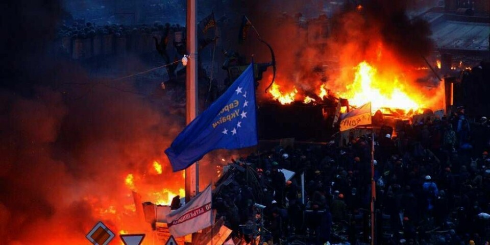 URO:Minst 25 personer døde i uroen i Ukraina tirsdag. Flere hundre er skadd. Her er et bilde fra Uavhengighets-plassen i hovedstaden Kiev.