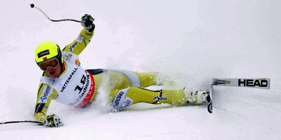 UTE: Kjetil Jansrud falt og skadet seg onsdag, og er ferdig i VM i alpint.