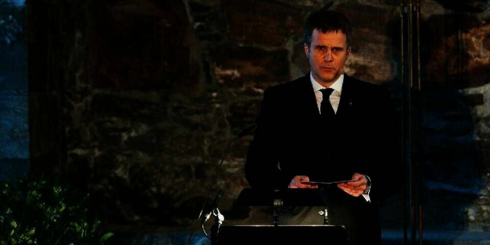 Statoil-sjef Helge Lund snakket til pårørende og kolleger av de fem drepte nordmennene mandag. - Vi er samlet her i savn og sorg. Vi får ikke våre døde tilbake, sa han.