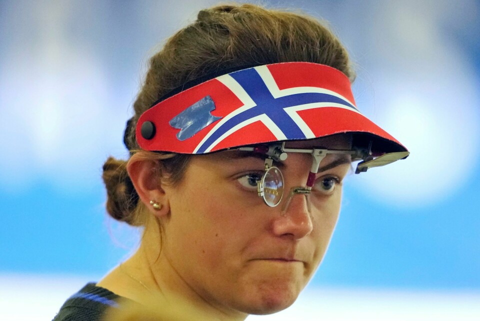 SKYTING: Jeanette Hegg Duestad ble nummer åtte i finalen i 10 meter luftrifle. Norway's Jeanette Hegg Duestad er klar for finale i 10 meter luftrifle. Foto: Manish Swarup / AP / NTB