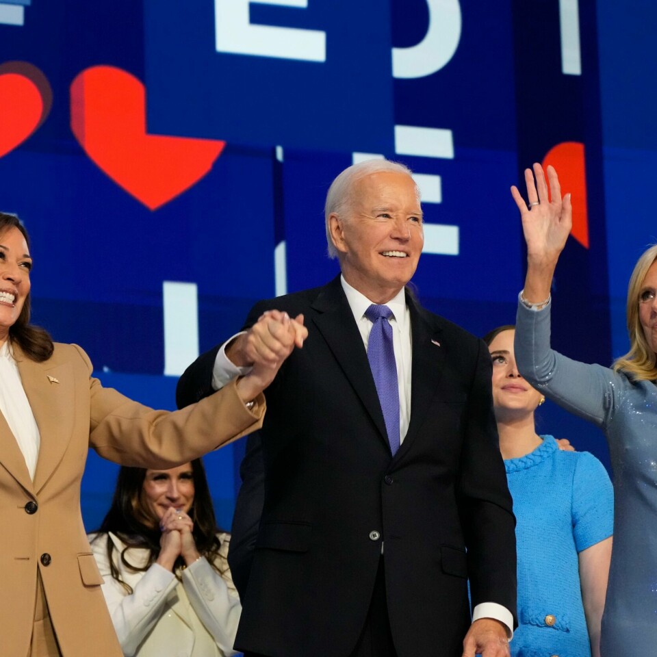 USA: President Joe Biden sammen med visepresident Kamala Harris til venstre. Til høyre er kona hans, Jill Biden. Bildet viser president Joe Biden sammen med visepresident Kamala Harris til venstre. Til høyre er kona hans, Jill Biden.