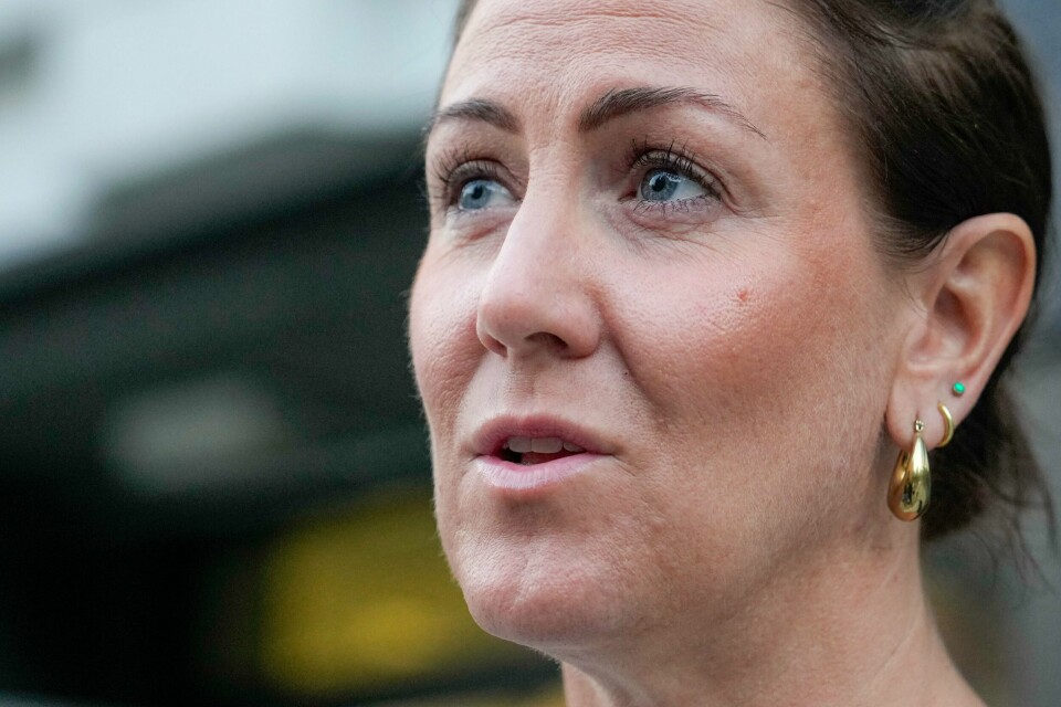 FLERE I JOBB: Stadig flere ukrainske flyktninger jobber. – Utviklingen går riktig vei, sier arbeidsminister Tonje Brenna. Arbeids- og inkluderingsminister Tonje Brenna (Ap) fekk torsdag overlevert ein rapport som tilrår strengare tilsyn med nettarbeid i varehandelen. Foto: Beate Oma Dahle / NTB / NPK