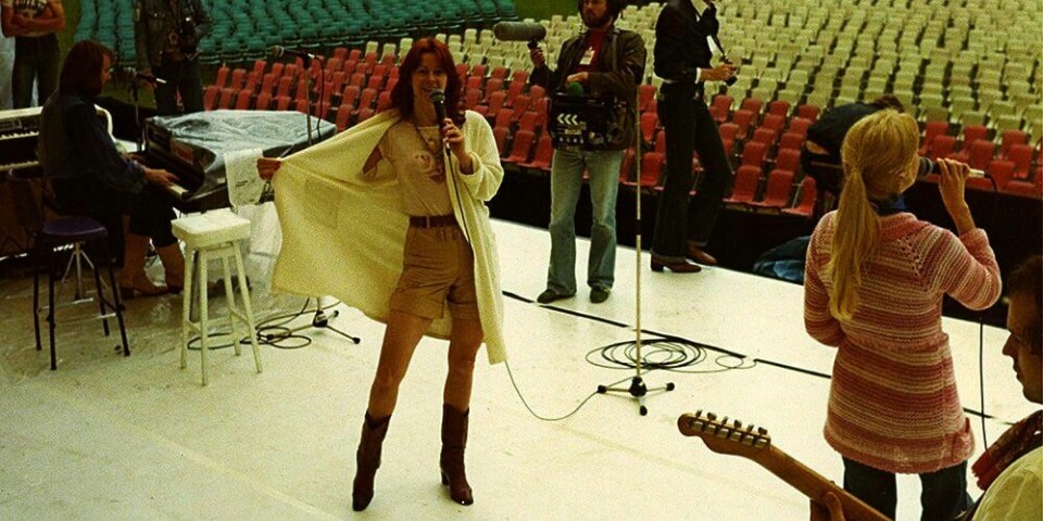 ABBA: Bandet ABBA var populære på 1970-tallet. En bok med bilder viser livet deres bak scenen.