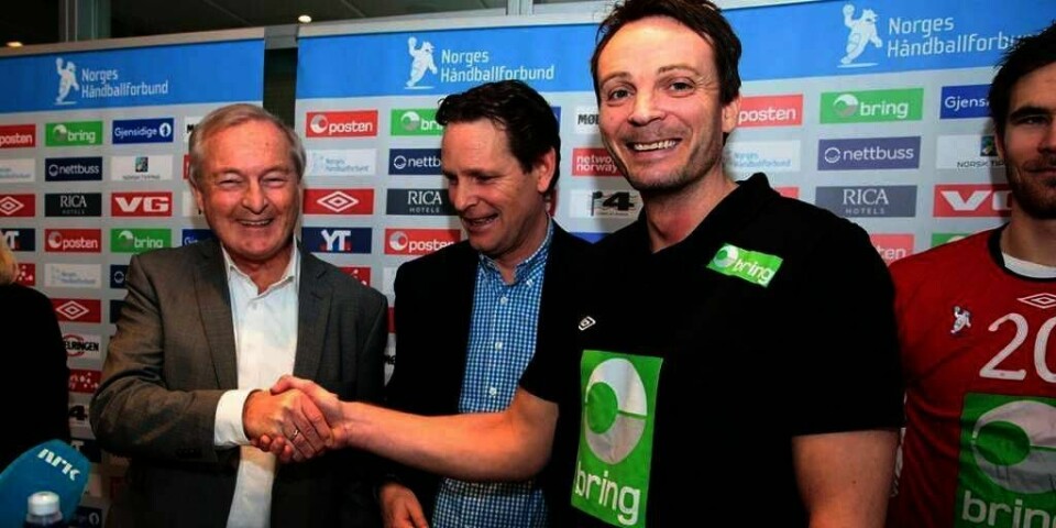 TRENER: Christian Berge (til høyre) ble presentert som ny landslagstrener for herrenes håndballandslag. Presentasjonen var på en pressekonferanse i Oslo fredag.