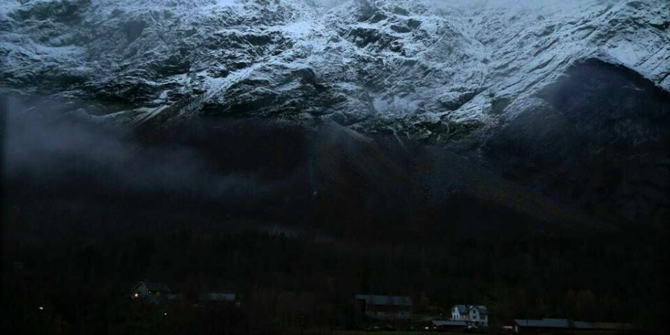RAS?:Fjellet Mannen har ikke rast ennå. De som har blitt evakuert kan måtte vente lenge på å flytte hjem.