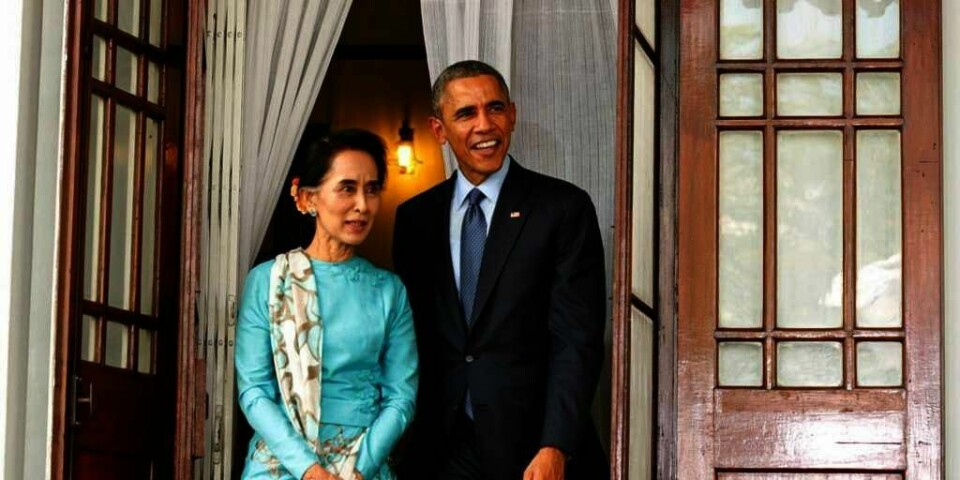 BESØK: Aung San Suu Kyi og USAs president Barack Obama holdt en pressekonferanse sammen fredag.