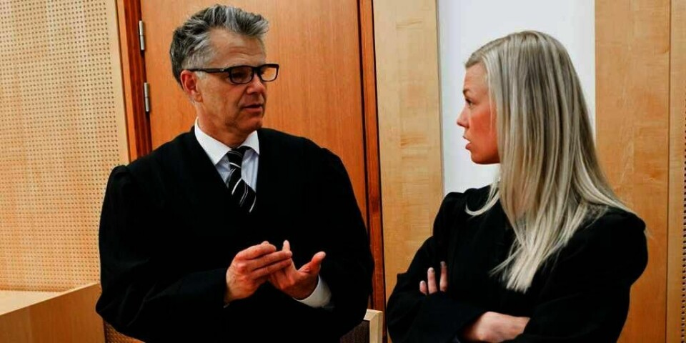 DØMT: Advokatene Øystein Storrvik og Heidi Juritzen er forsvarere for hushjelpen. Hushjelpen er dømt for å ha drept Pål Stener Johannessen. Aktor vil ha 13 år i fengsel for hushjelpen.