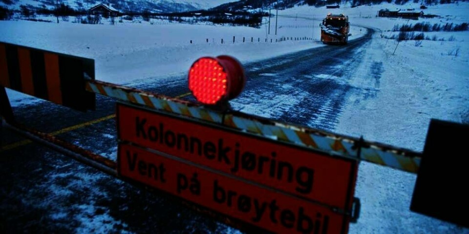 UVÆR: Bilister på vei hjem til jul kan møte stengte fjelloverganger. Men det kjøres kolonne over de fleste av dem.