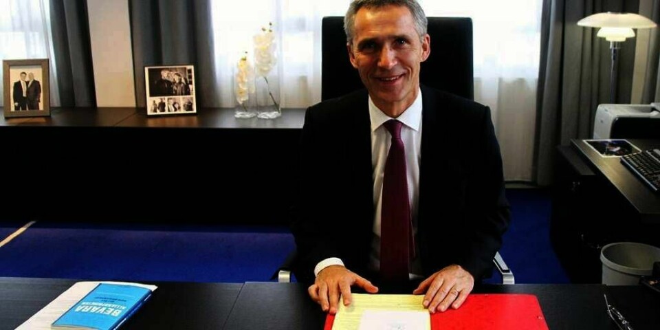 SJEF: Jens Stoltenberg er general-sekretær for forvars-samarbeidet NATO. Bak dette skrivebordet i Brussel i Belgia jobber han med viktige beslutninger om forsvar i verden.