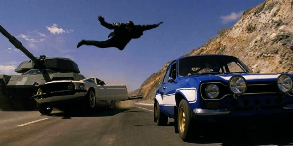 ACTION:  I Fast & Furious-filmene går det fort. Du lukter nesten svidd gummi og bensin når du er på kino. Fredag kommer film nummer 6 i serien.
