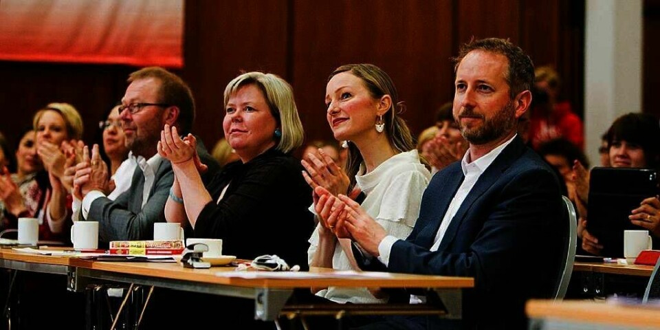 ENDRINGER:  Inga Marte Thorkildsen (til venstre i hvitt) og Bård Vegar Solhjell (til høyre) går inn i regjeringen for SV. Det er sammen med Heikki Holmås, ifølge avisa Aftenposten. Erik Solheim og Tora Asland skal ut av regjeringen, melder kanalen NRK.