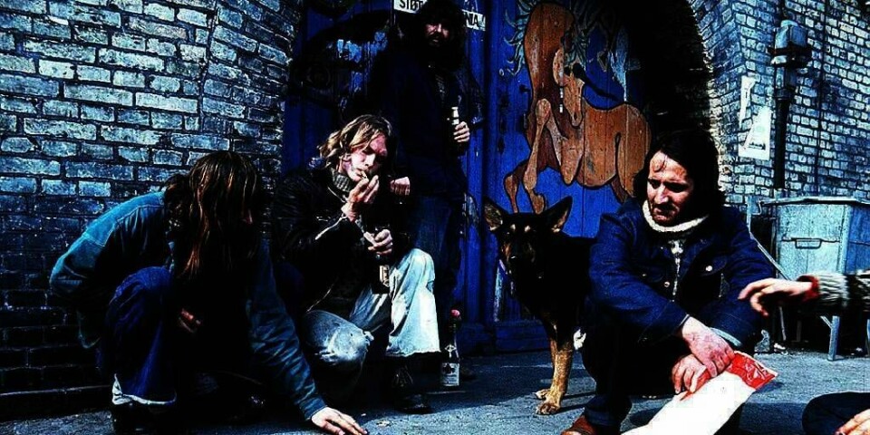 HASJEN SKULLE STOPPES: Politiet i København ville stoppe handelen med hasj i Christiania (bildet) i 2004. Problemene er like store, men handelen har flyttet seg til andre steder.