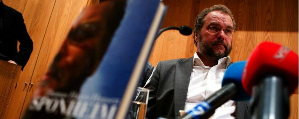 SPONHEIM: Torsdag kom boka 'Sponheim'. Den handler om Lars Sponheims politiske reise fra Ulvik i Hardanger til Stortinget i Oslo. Han er kjent for sine skarpe og morsomme kommentarer.